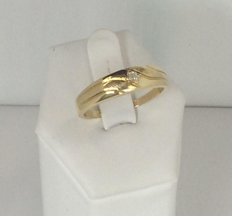 mens gold ring with small diamond